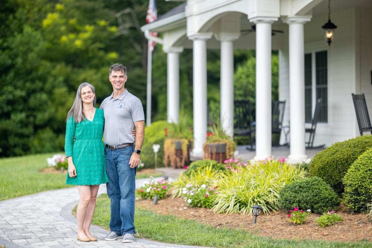 Bed & Breakfast On Tiffany Hill Mills River エクステリア 写真